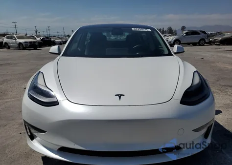 2022 Tesla Model 3 из США, поврежденный, VIN 5YJ3E1EB8NF137548